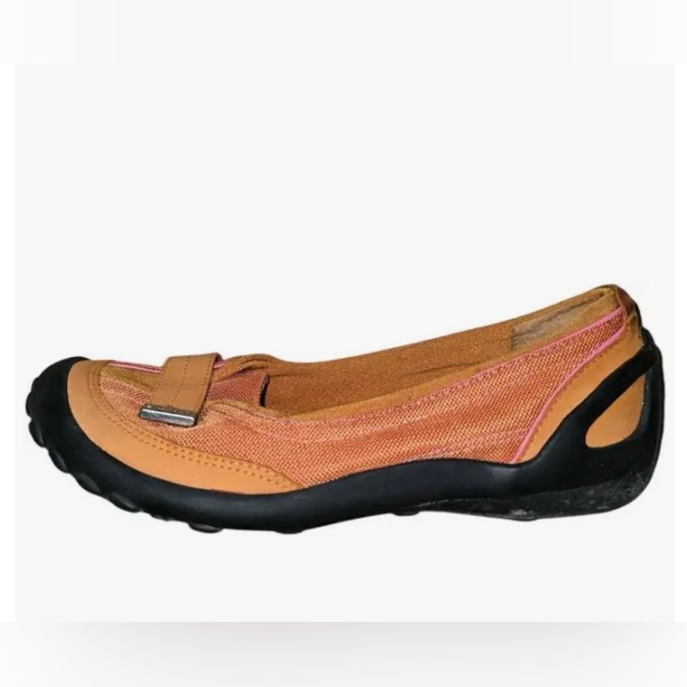GUC- Privo by Clarks ‘Mesa’ Suede Athleisure Flat